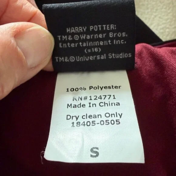 UNIVERSAL STUDIOS Wizarding World of Harry Potter GRYFFINDOR Adult S Cloak Robe - Picture 6 of 8